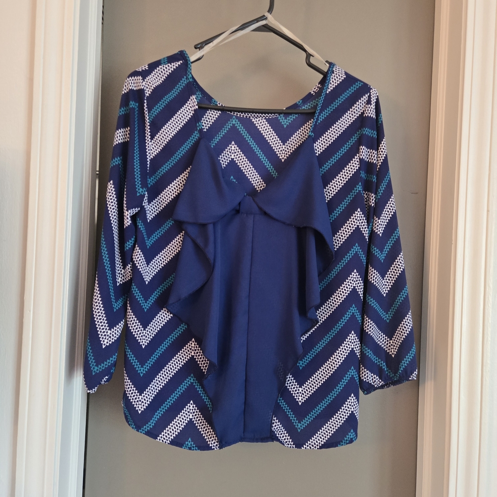 Chevron Patterned Blue Top - Picture 4 of 6